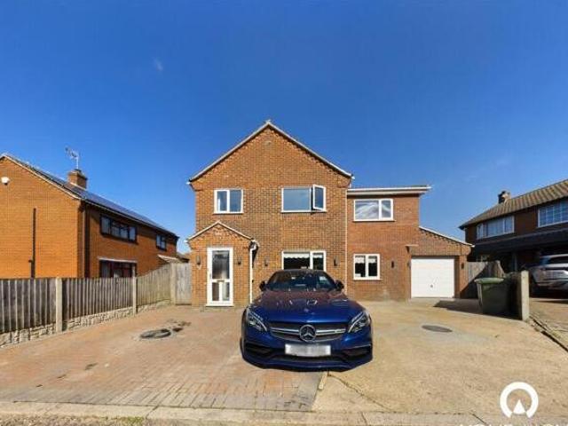 House for sale in Caister-on-Sea, Great Yarmouth