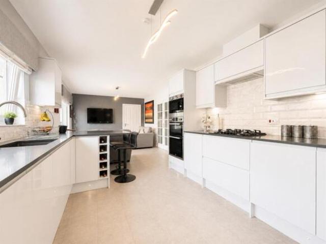 Farm for sale in Uddingston, Scotland