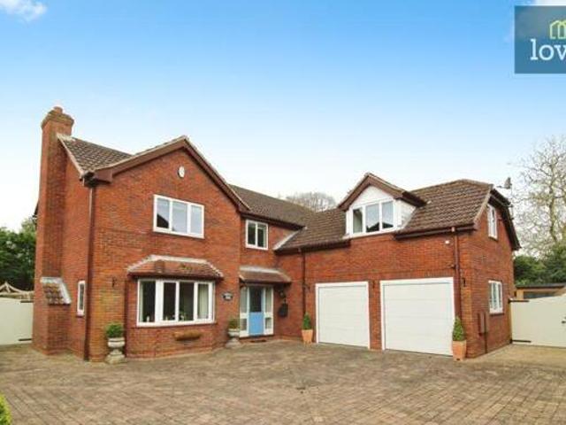 House for sale in Grimsby, North East Lincolnshire