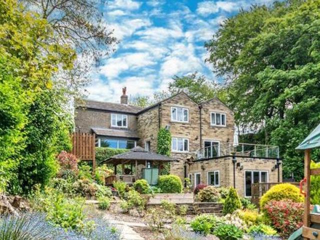 House for sale in Halifax, West Yorkshire