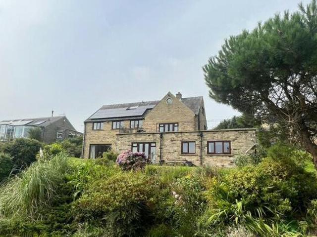 House for sale in Halifax, West Yorkshire