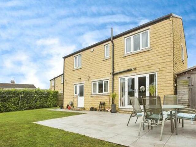 House for sale in Halifax, West Yorkshire