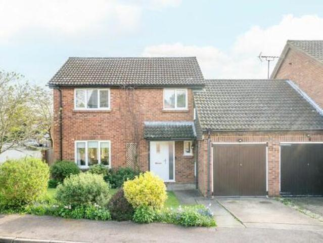 House for sale in Hatching Green, Five Acres