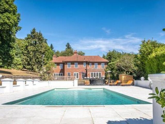House for sale in Fole, Surrey