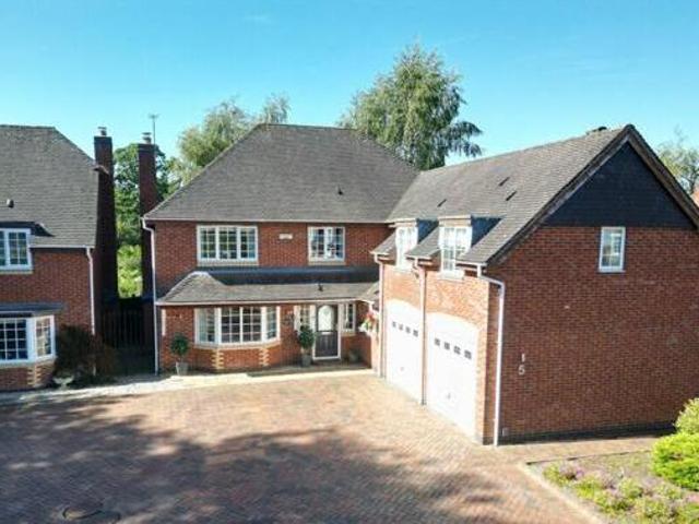 House for sale in Halesowen, West Midlands