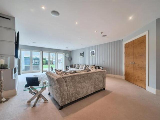 Farm for sale in Farnborough Park, Greater London