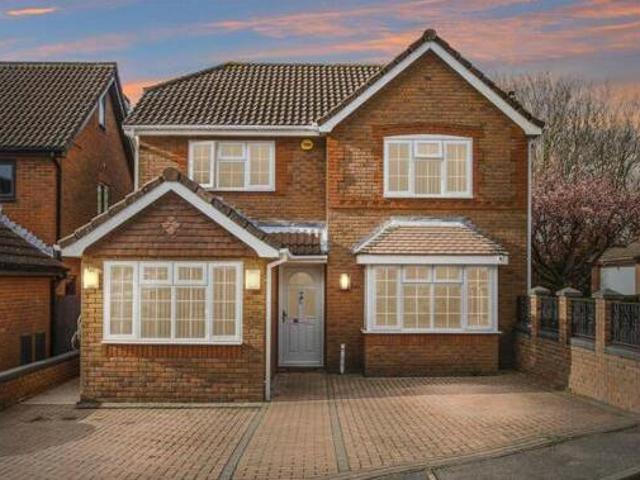 House for sale in Pouchen End, Hertfordshire