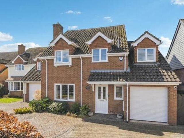 House for sale in Henlow, Bedfordshire