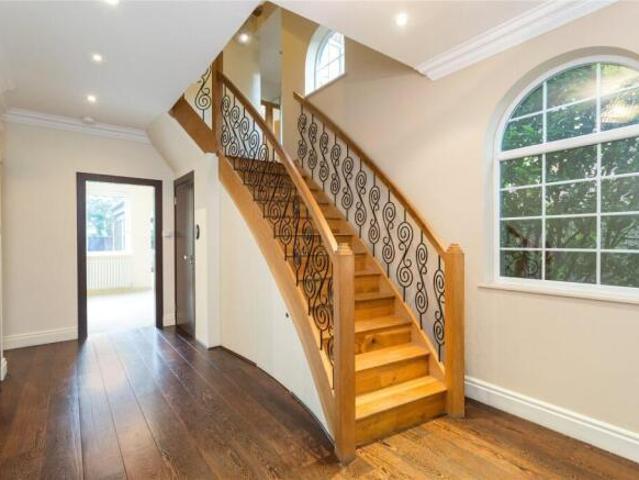 Farm for sale in Hampstead, Greater London