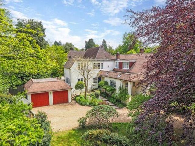 House for sale in Fole, Surrey