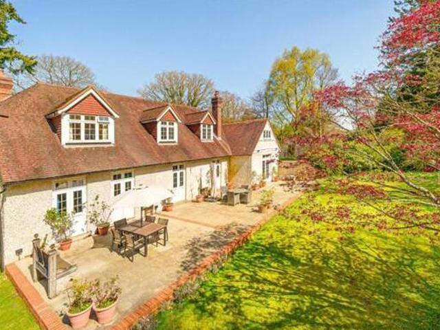 House for sale in Fole, Surrey