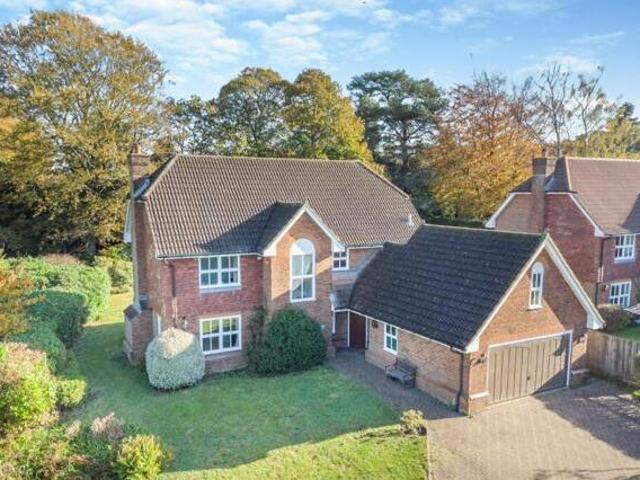 House for sale in Fole, Surrey