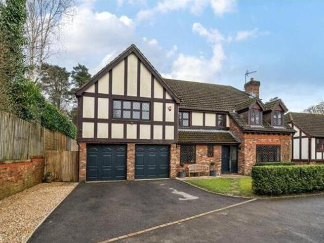 House for sale in Fole, Surrey