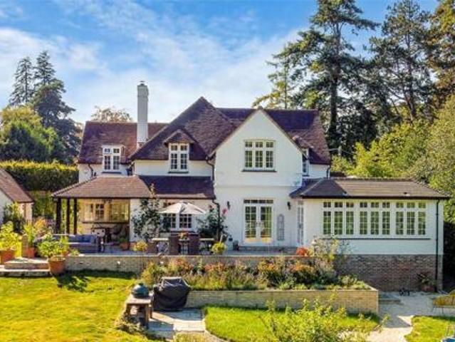 House for sale in Hindhead, Waverley