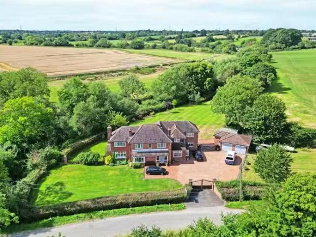 House for sale in Bickenhill House for sale in Bickenhill