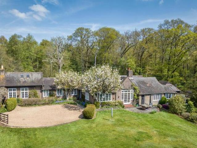 House for sale in Horsham, West Sussex