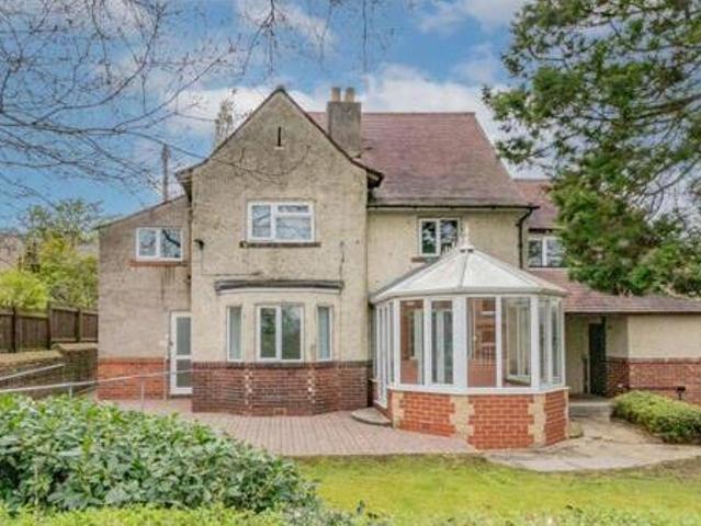 House for sale in Huddersfield, West Yorkshire