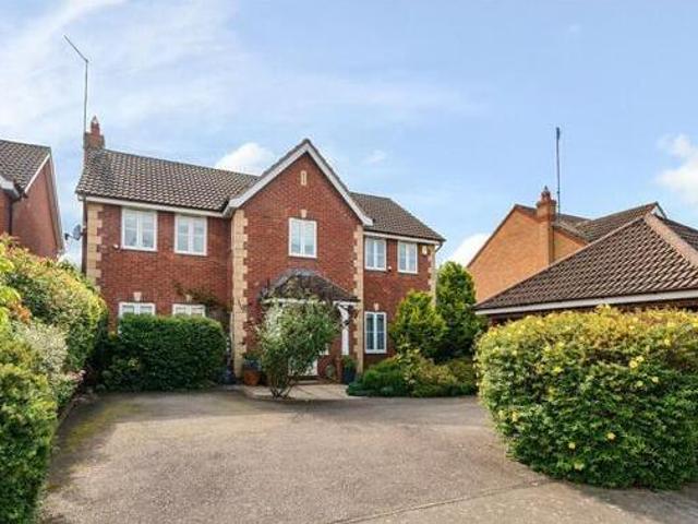 House for sale in Northampton, Northamptonshire