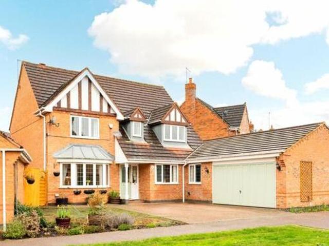 House for sale in Northampton, Northamptonshire