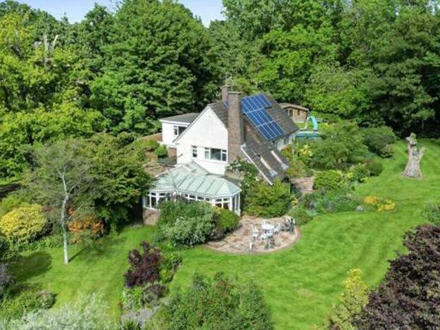 House for sale in Navestock Side, Essex