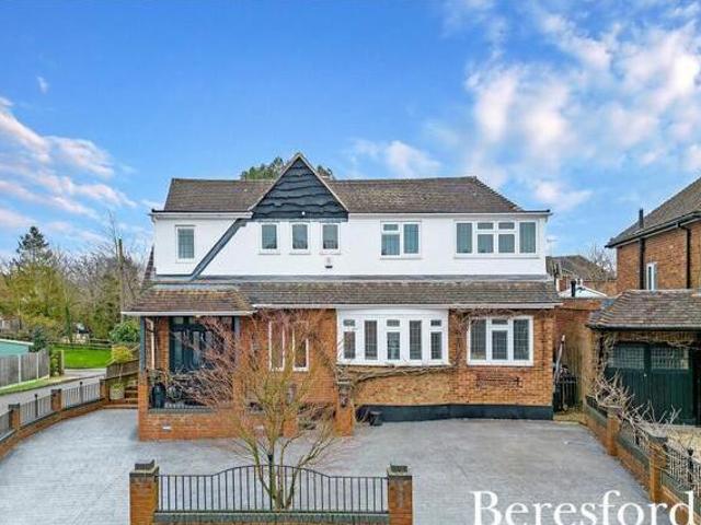 House for sale in Lyons, Greater London