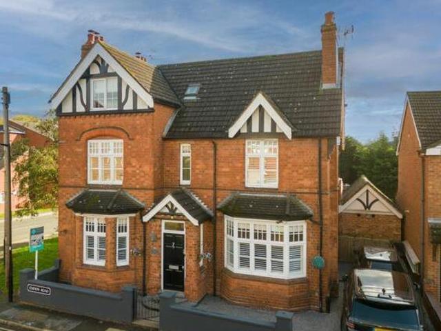House for sale in Abbey End, Green Close