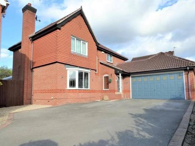 House for sale in Froggatt, East Midlands