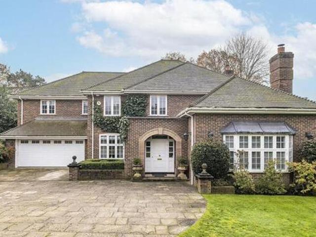 House for sale in Kingston Upon Thames, Greater London