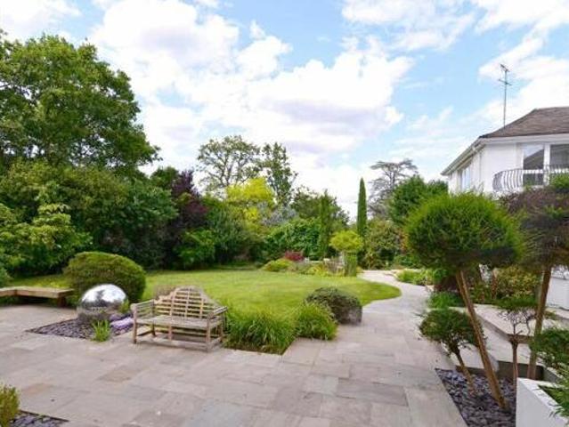 House for sale in Kingston Upon Thames, Greater London
