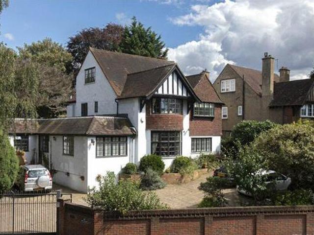 House for sale in Kingston Upon Thames, Greater London
