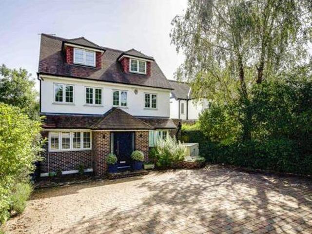 House for sale in Kingston Upon Thames, Greater London