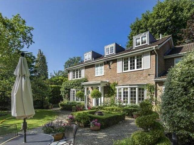 House for sale in Kingston Upon Thames, Greater London