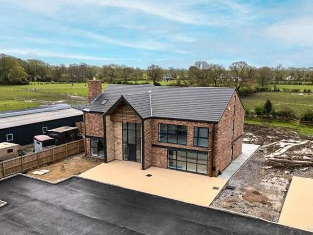 House for sale in Knutsford