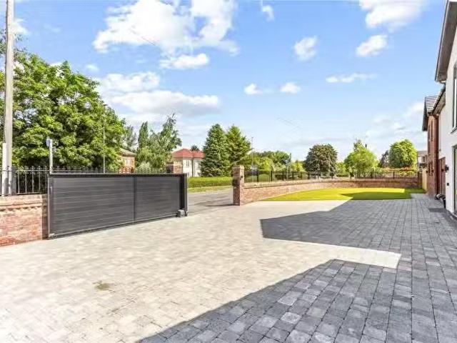 House for sale in Pulford