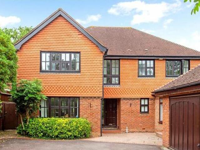 House for sale in Pachesham Park, Surrey