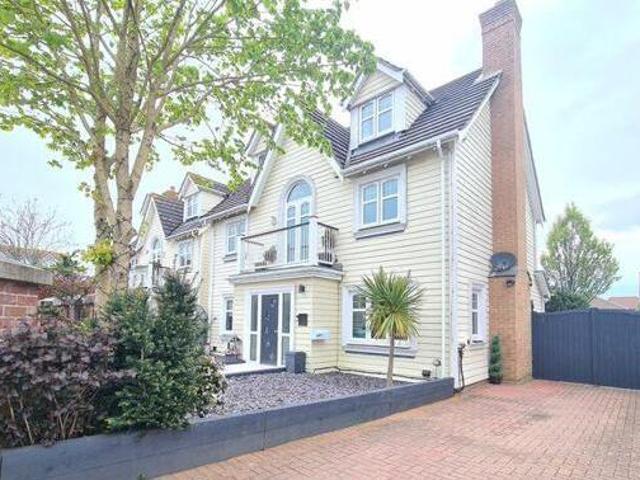 House for sale in Lee-on-the-Solent, Middlecroft