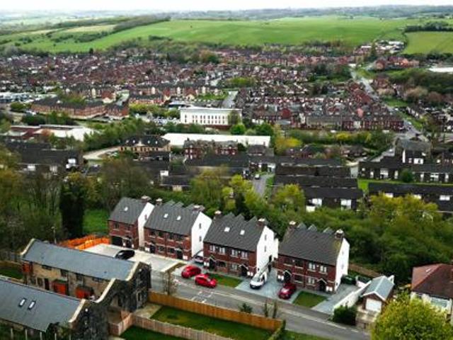 House for sale in Wortley, West Yorkshire