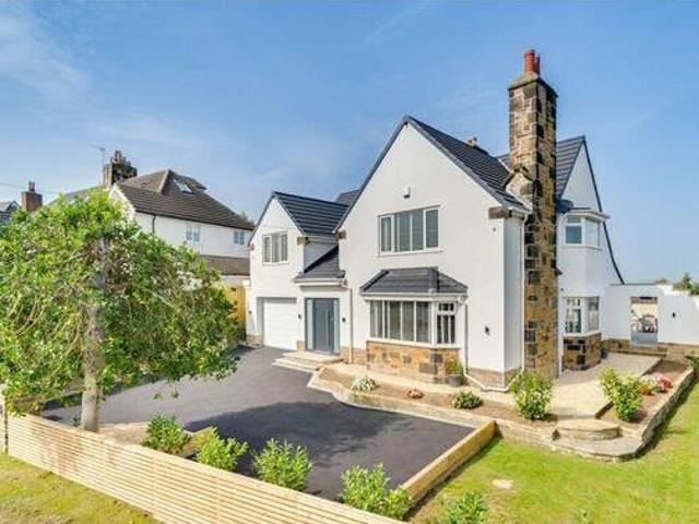 House for sale in Tranmere Park, West Yorkshire