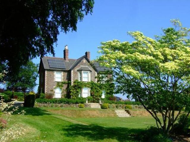 House for sale in Weir Quay, Devon