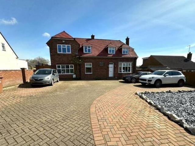 House for sale in Northampton, Northamptonshire