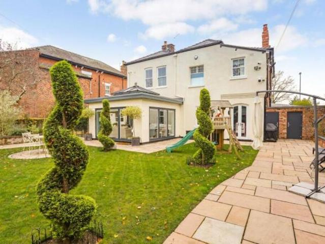 Farm for sale in Upton-by-Chester, Two Mills