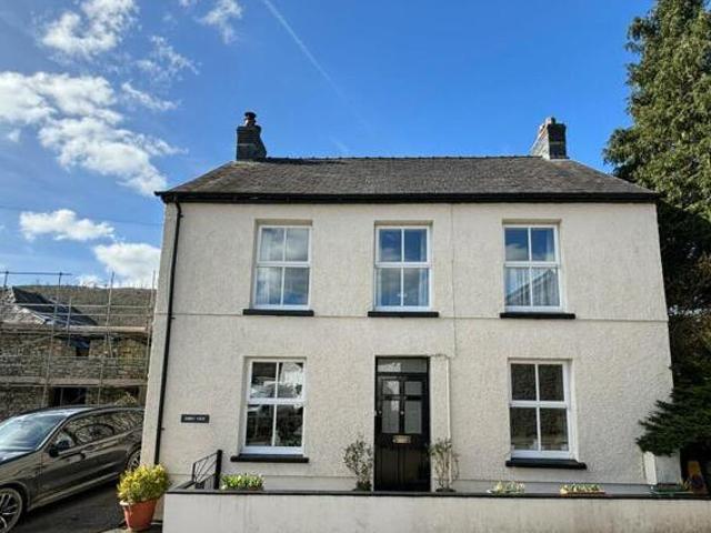 House for sale in Llandeilo, Wales