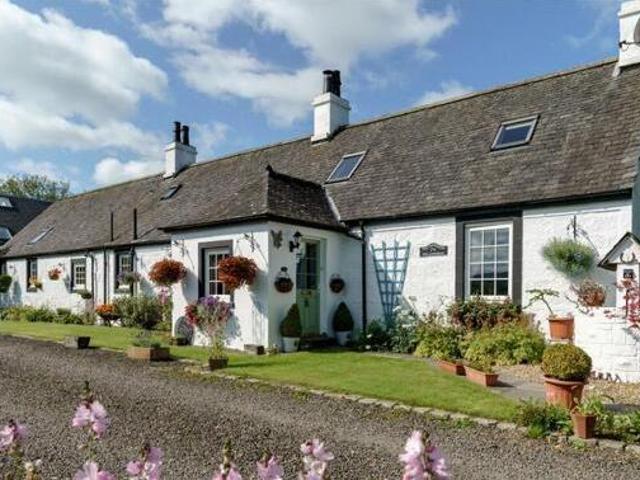 House for sale in Lochwinnoch, Scotland