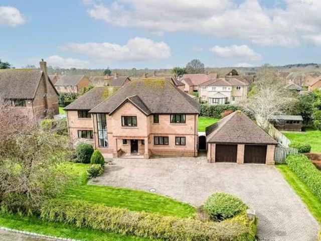 House for sale in Epping