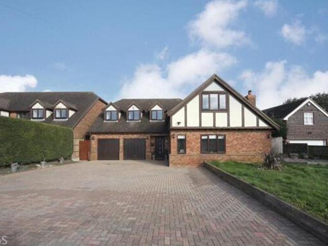 House for sale in Luton