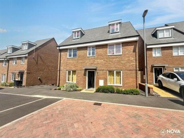 Farm for sale in Spring Park, Luton