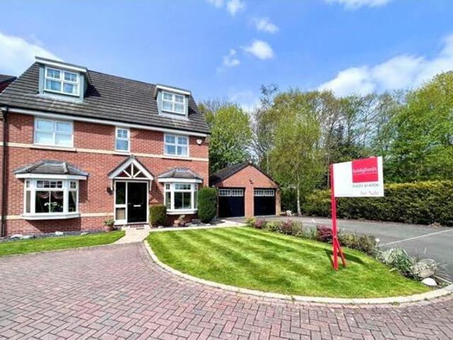 House for sale in Greenside, Macclesfield