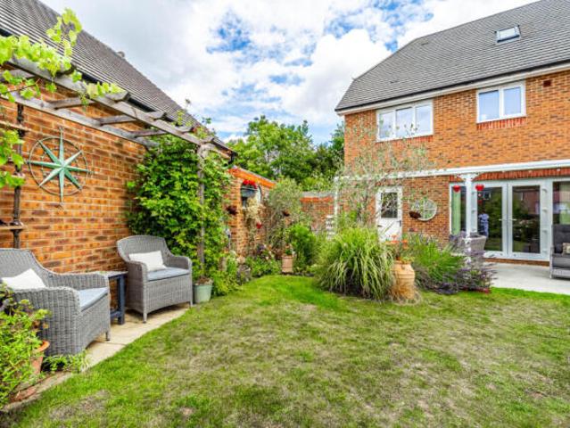 Farm for sale in Luton