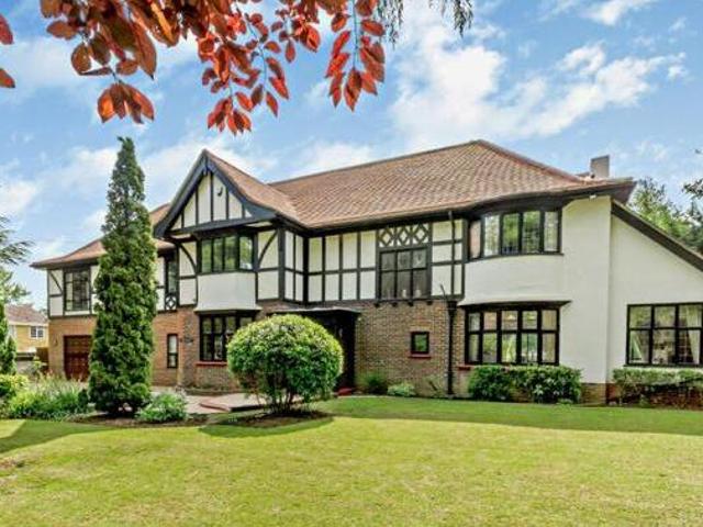 House for sale in Allington, Midway
