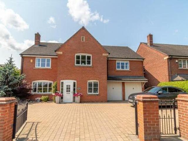 House for sale in Arnold, City of Nottingham